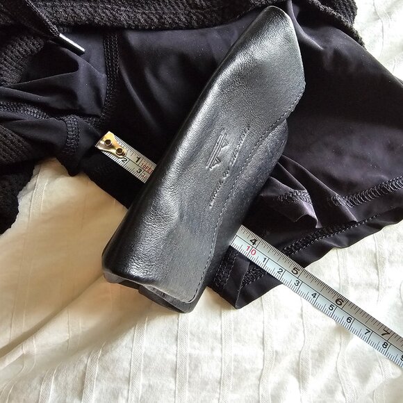 Aritzia The Constant Blasis Shorts - 2017 - Black - Sz S - Picture 7 of 10